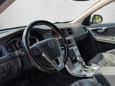 Used 2018 Volvo S60 T5 Dynamic w/ Vision Package FWD image 9