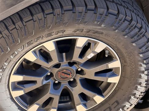 Used 2023 Nissan Titan PRO-4X w/ Pro-4x Convenience Package image 8