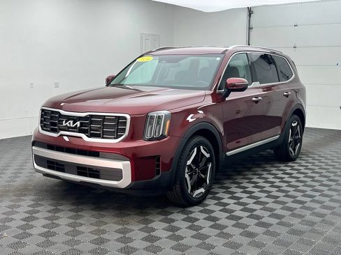 Used 2024 Kia Telluride S AWD/4WD image 13
