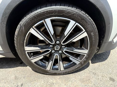 Used 2020 Volvo V60 T5 Cross Country image 14