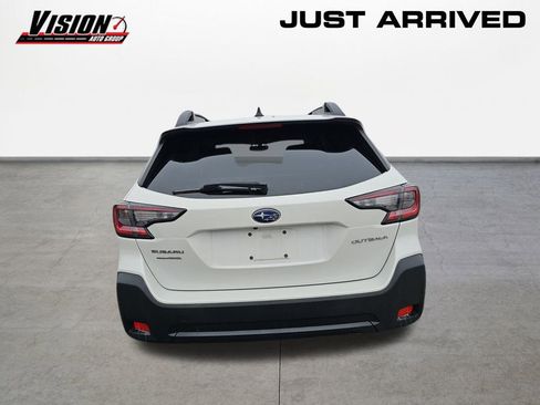 Used 2023 Subaru Outback Premium image 6