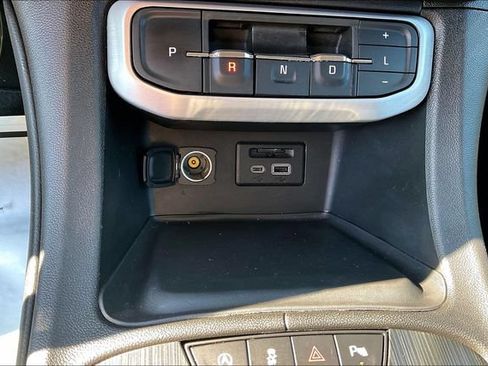 Used 2023 GMC Acadia SLT AWD/4WD image 34
