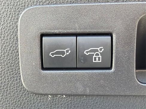 Used 2024 Lexus LX 600 4WD w/ Luxury Package image 19