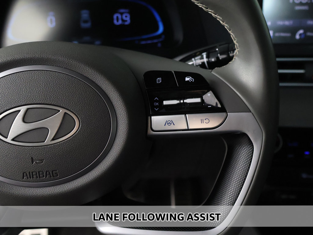 Used 2025 Hyundai Elantra Sport FWD image 3