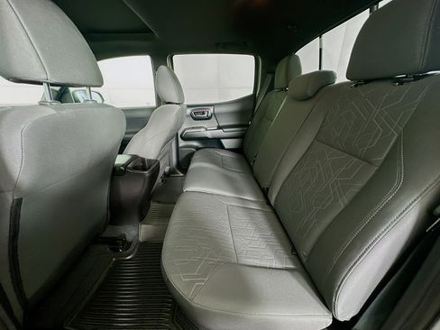 Used 2016 Toyota Tacoma TRD Off-Road image 28