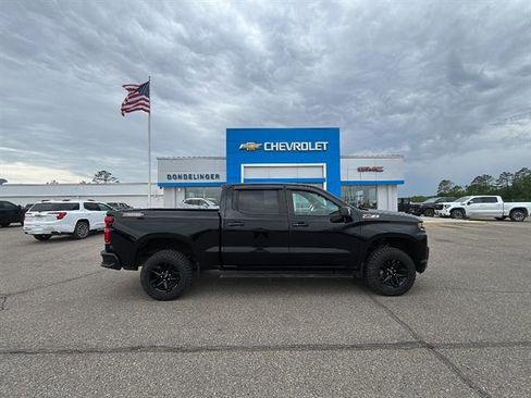 Used 2021 Chevrolet Silverado 1500 LT Trail Boss w/ Convenience Package II AWD/4WD image 1