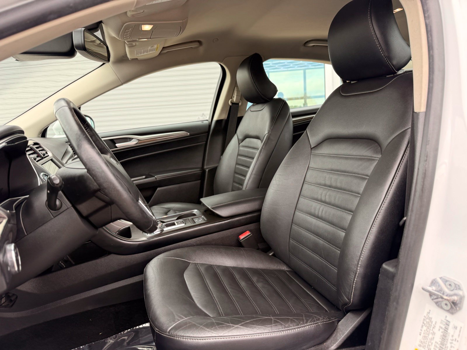 Used 2018 Ford Fusion SE w/ Equipment Group 602A FWD image 14