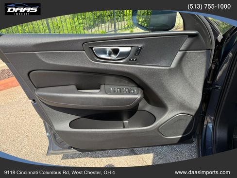 Used 2020 Volvo XC60 T5 Momentum w/ Protection Package Premier AWD/4WD image 14