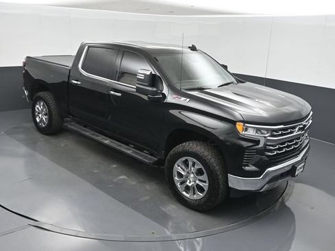 Used 2023 Chevrolet Silverado 1500 LTZ w/ LTZ Premium Package AWD/4WD image 35