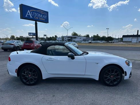 Used 2018 FIAT 124 Spider Abarth w/ Convenience Group RWD image 39