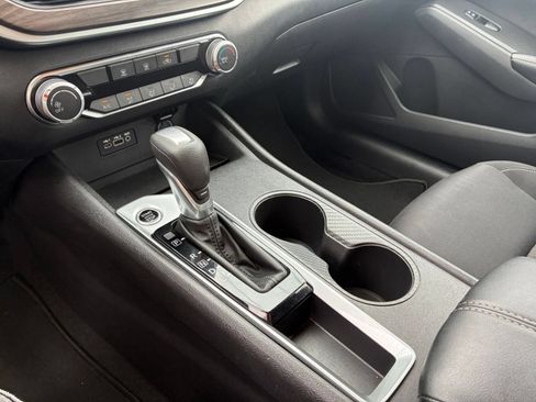 Used 2025 Nissan Altima 2.5 SV FWD image 36