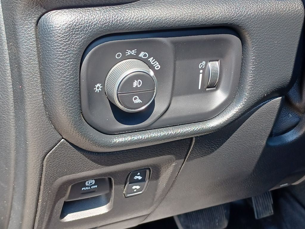 Used 2020 RAM 1500 Big Horn AWD/4WD image 9