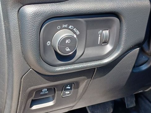 Used 2020 RAM 1500 Big Horn AWD/4WD image 9