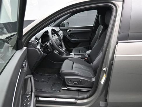 New 2025 Audi Q3 2.0T Premium image 9