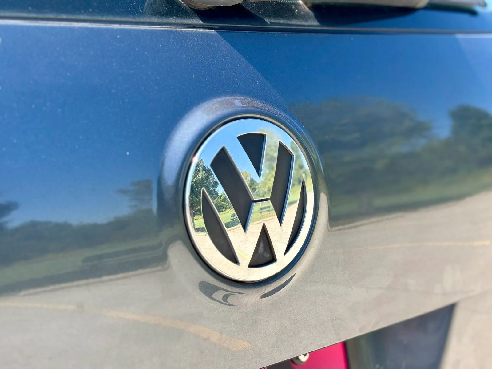 Used 2010 Volkswagen Passat Komfort FWD image 11