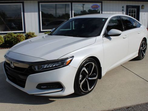 Used 2018 Honda Accord Sport image 28
