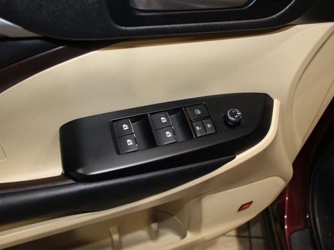 Used 2015 Toyota Highlander Limited AWD/4WD image 25