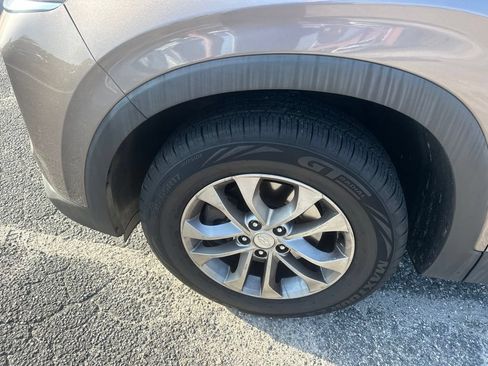 Used 2019 Hyundai Santa Fe SE AWD/4WD image 10