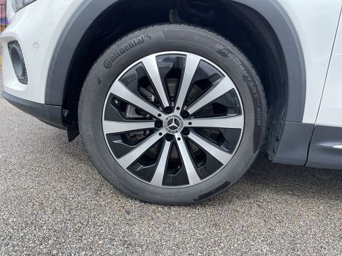 Used 2022 Mercedes-Benz GLB 250 4MATIC image 9