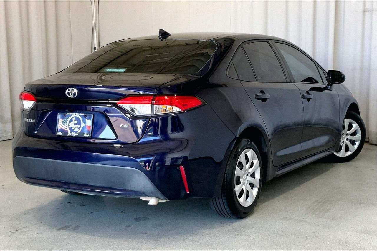 Used 2022 Toyota Corolla LE FWD image 13