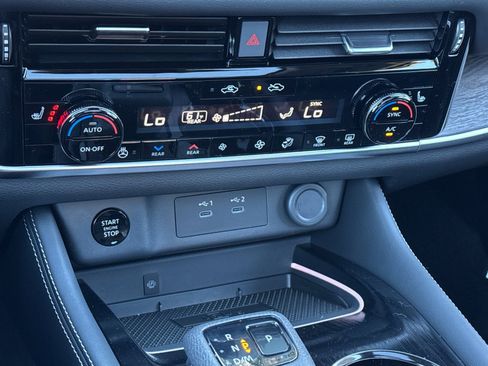 New 2026 Nissan Rogue Platinum w/ Platinum Premium Package image 18