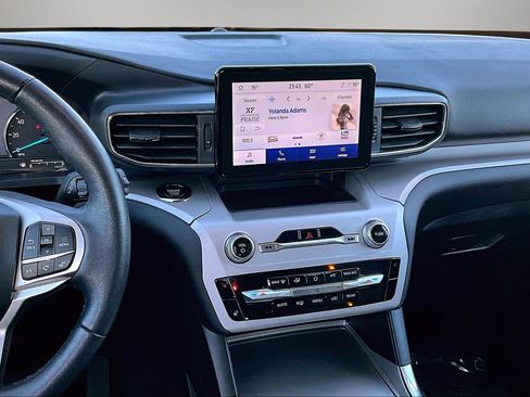 Used 2024 Ford Explorer XLT w/ Equipment Group 202A image 9