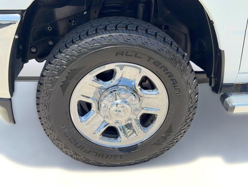Used 2024 RAM 2500 Tradesman w/ Chrome Appearance Group AWD/4WD image 13