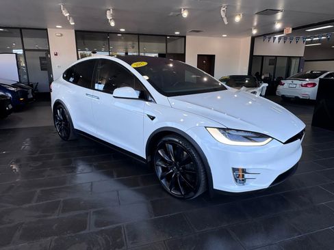 Used 2017 Tesla Model X 75D image 6