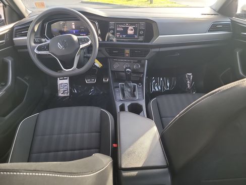 Used 2023 Volkswagen Jetta Sport image 14