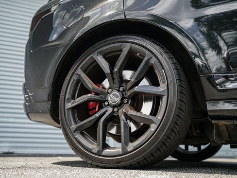 Used 2019 Land Rover Range Rover Sport SVR image 17