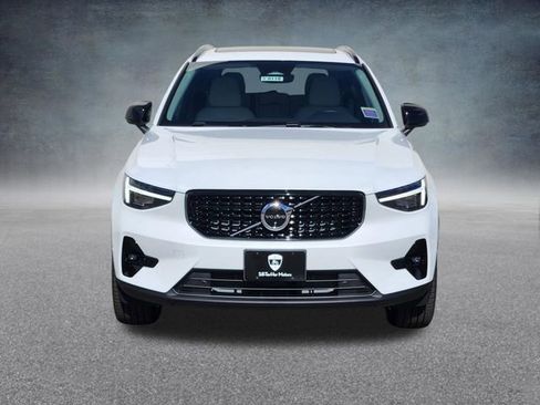 New 2026 Volvo XC40 B5 Ultra w/ Climate Package image 2