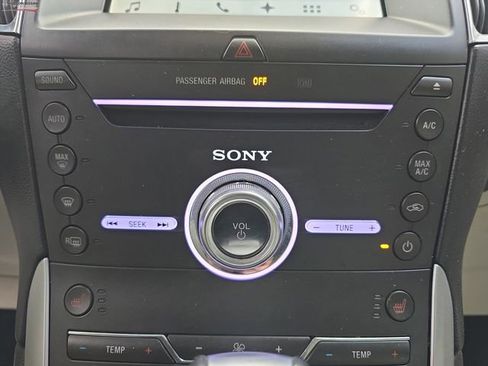 Used 2018 Ford Edge Titanium w/ Technology Package image 35