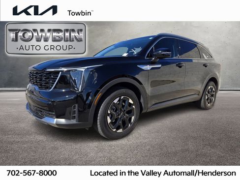 Certified 2025 Kia Sorento S image 1