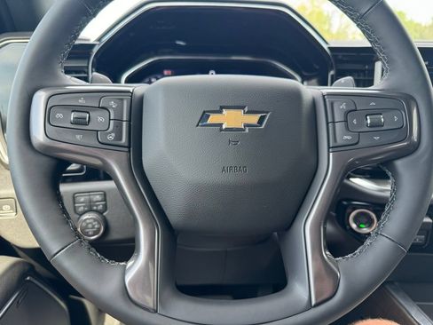 Certified 2025 Chevrolet Silverado 1500 High Country w/ Technology Package AWD/4WD image 33