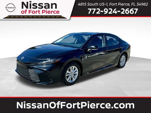 Used 2025 Toyota Camry LE FWD image 1