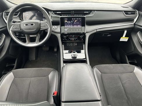 Used 2023 Jeep Grand Cherokee L Laredo AWD/4WD image 14