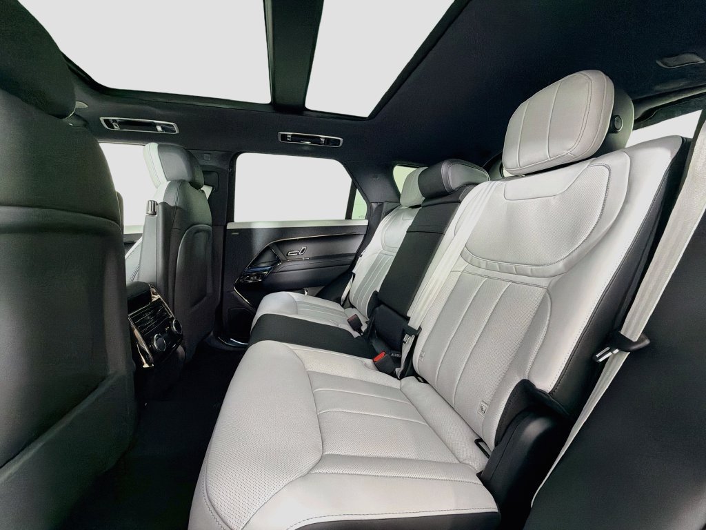 New 2027 Land Rover Range Rover Sport Battersea AWD/4WD image 26