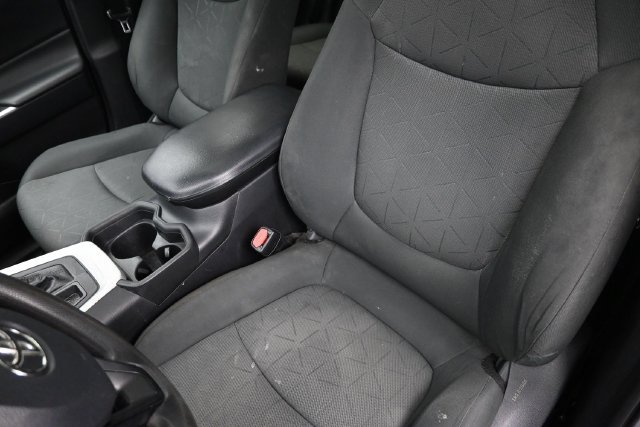 Used 2021 Toyota RAV4 XLE w/ Convenience Package FWD image 17