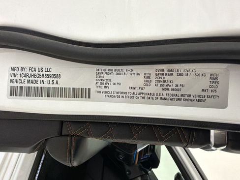 Used 2024 Jeep Grand Cherokee Summit AWD/4WD image 21