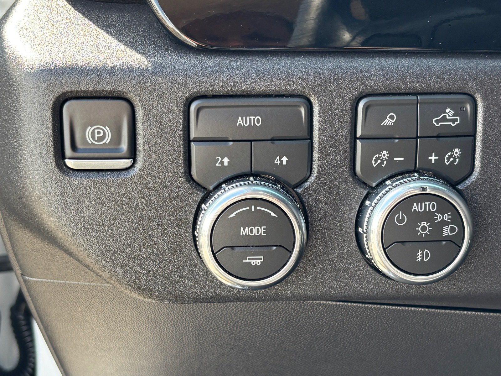 Used 2026 GMC Sierra 1500 SLT AWD/4WD image 26