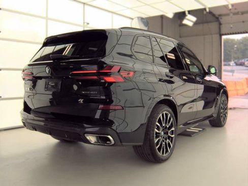 Used 2024 BMW X5 xDrive40i w/ M Sport Package AWD/4WD image 4