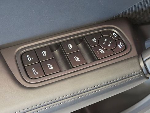 Certified 2026 Porsche Cayenne AWD/4WD image 15