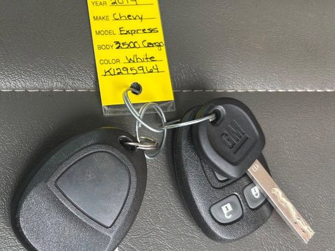 Used 2019 Chevrolet Express 3500 w/ Driver Convenience Package image 32
