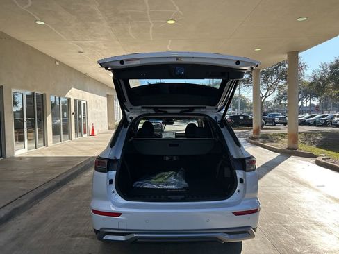 New 2026 Mitsubishi Outlander SE image 34