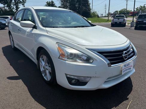 Used 2015 Nissan Altima 2.5 SV FWD image 8