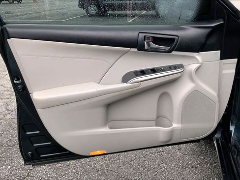 Used 2014 Toyota Camry XLE image 21