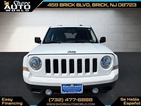 Used 2017 Jeep Patriot Latitude AWD/4WD image 2