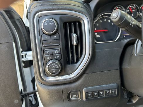 Used 2022 Chevrolet Silverado 2500 LT w/ Convenience Package image 5