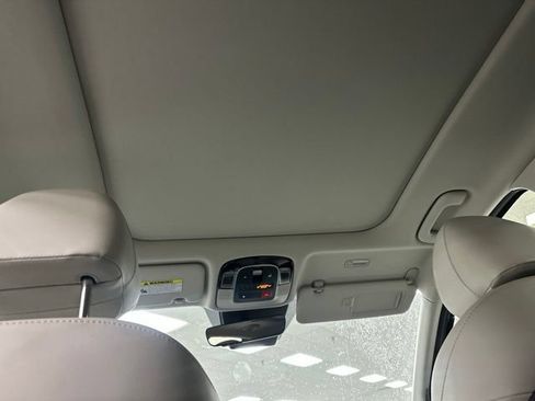 Used 2024 Hyundai Tucson Limited AWD/4WD image 17