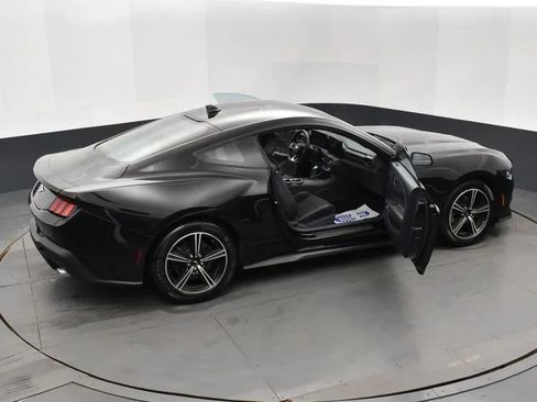 Used 2024 Ford Mustang Coupe image 6